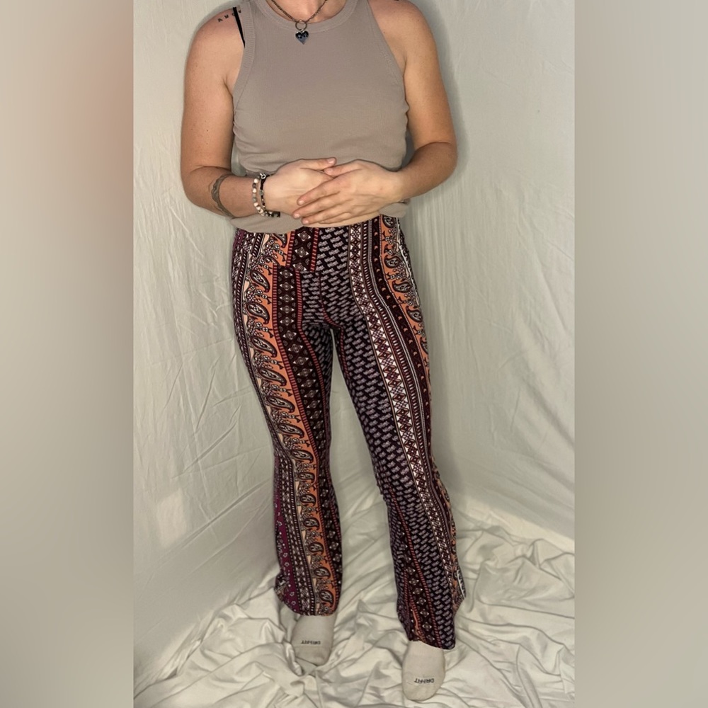 Women’s Patterned Yoga Pants Size M/L